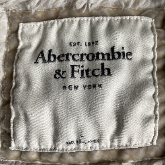 Abercrombie & Fitch Fuzzy Jacket, button up and zipper, size L, collared, warm - Picture 3 of 7